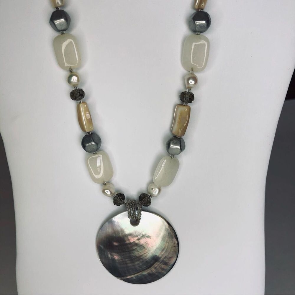 LIA SOPHIA Seascape Mother of Pearl White Jade Glass Beads Necklace 18-21” Beach